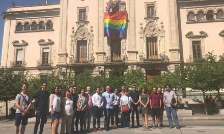 El alcalde muestra su apoyo al colectivo en el Día Internacional del Orgullo LGTBIQ