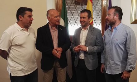 El alcalde recibe a la directiva del Jaén Fútbol Sala Paraíso Interior para conocer su proyecto de cara a la temporada 2019/2020