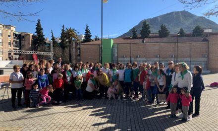 El grupo de gimnasia de mantenimiento participa en un desayuno aceitunero por el Día de Andalucía