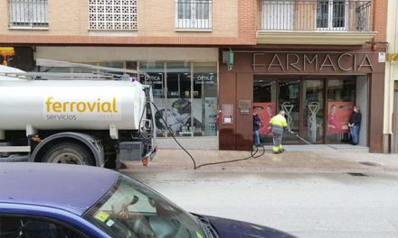 El Ayuntamiento destina unos 2.800 litros de hipoclorito para desinfectar las calles de Martos durante el estado de alarma