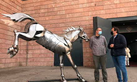 La sala Moneo abre sus puertas con una asombrosa exposición de forja artística del mundo animal del escultor José Miguel Pino