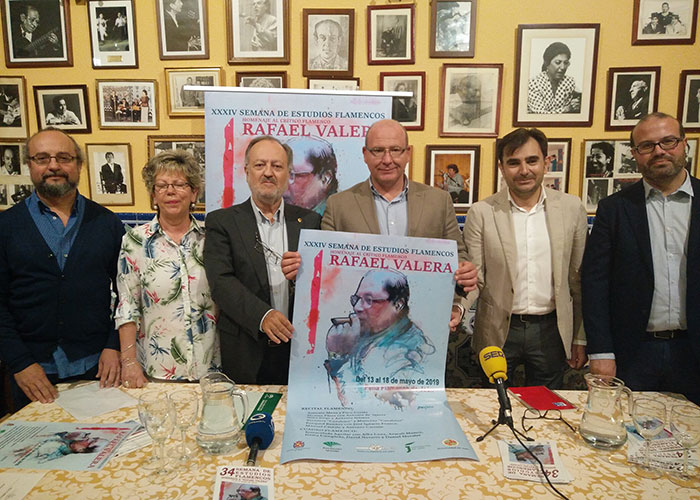 El alcalde destaca el trabajo por la promoción y el fomento de los estudios de Flamenco de Rafael Valera y de la Peña Flamenca