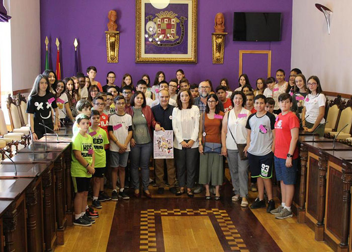 El Ayuntamiento de Jaén participa en el Día Internacional de la Niña en defensa de sus derechos y para reivindicar su papel en la sociedad