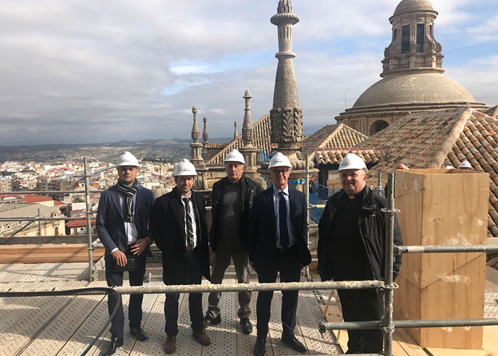 El Ayuntamiento de Jaén y el Ministerio de Cultura coinciden en la necesidad dar continuidad a la recuperación de la techumbre de la Catedral