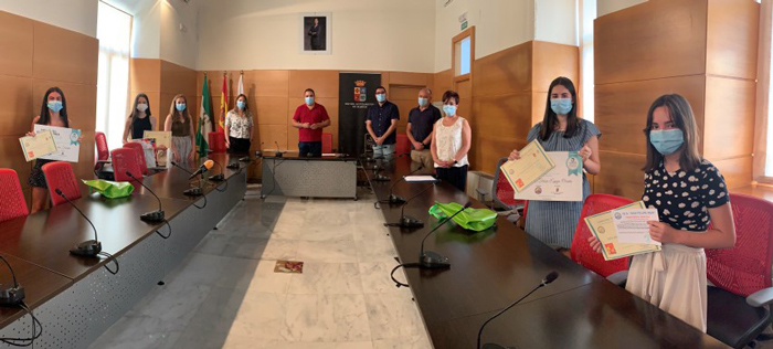 Entrega de los premios del concurso de redacciones ‘El reto del Neri: Llama a tus mayores’