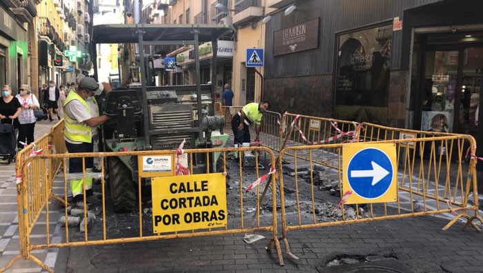 El Ayuntamiento de Jaén facilita el acceso al mercado de San Francisco por la calle Bernardas para los conductores que procedan de la zona norte de la ciudad