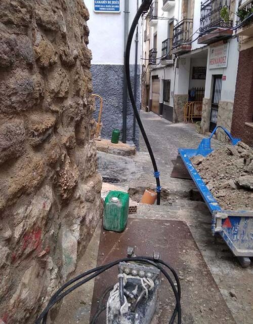 El Ayuntamiento de Jaén invierte 54.000 euros en la renovación de la red de abastecimiento y alcantarillado en la calle Fajardo