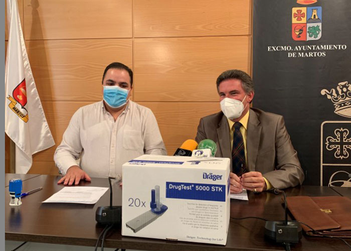 El Ayuntamiento de Martos y Tráfico firman un convenio para poder poner en marcha la herramienta del ‘drogotest’
