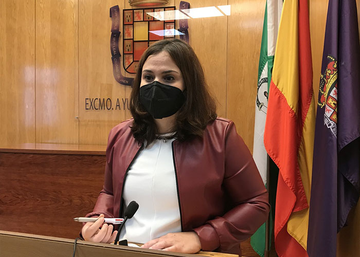El Ayuntamiento prueba el cambio del sistema de ayudas de emergencia social al formato de tarjetas de recarga o transferencias para usuarios y amplía su uso a los pequeños comercios de Jaén