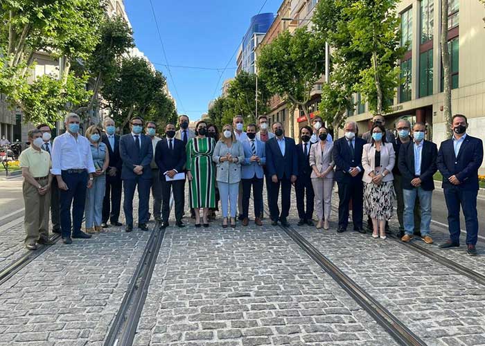 El Ayuntamiento de Jaén y la Junta firman el nuevo convenio para la puesta en marcha del sistema tranviario