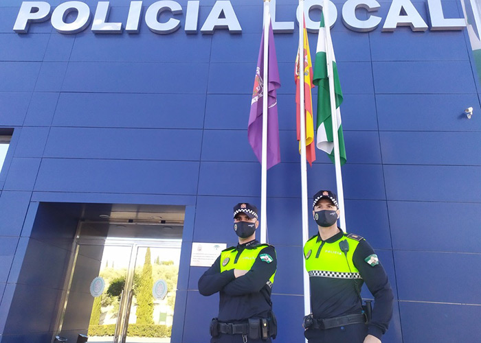 El Ayuntamiento de Jaén renueva los uniformes de la Policía Local elaborados de forma respetuosa con el medio ambiente y con materiales reciclables
