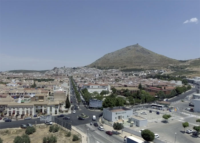 El Ayuntamiento de Martos recuerda que la planificación de la renovación del colector del Polígono Industrial se hace de forma coordinada con la dirección de la obra